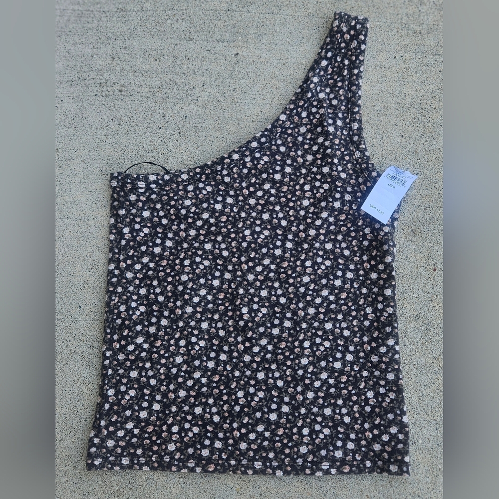 American Eagle Outfitters Black Floral One-Shoulder Top